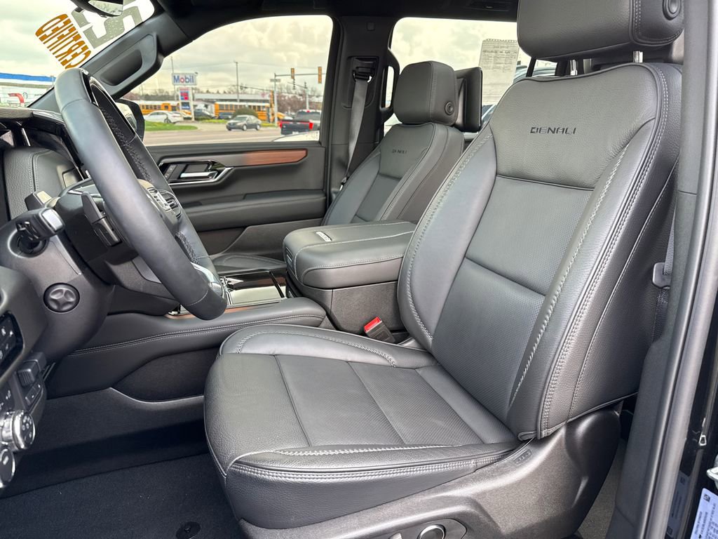 Certified 2025 GMC Yukon XL Denali w/ Denali Reserve Package image 16