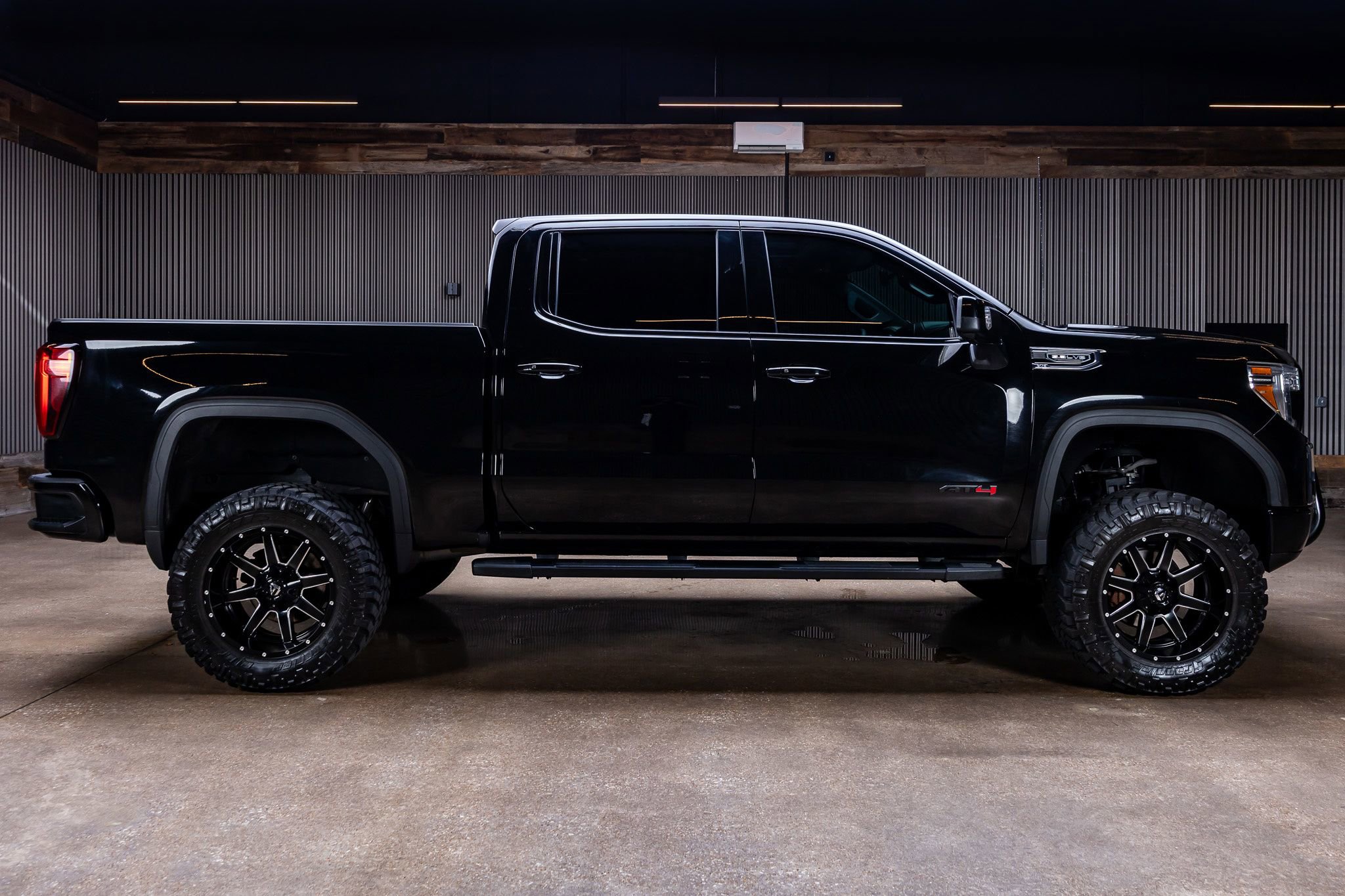 Used 2019 GMC Sierra 1500 AT4 w/ AT4 Premium Package AWD/4WD image 10