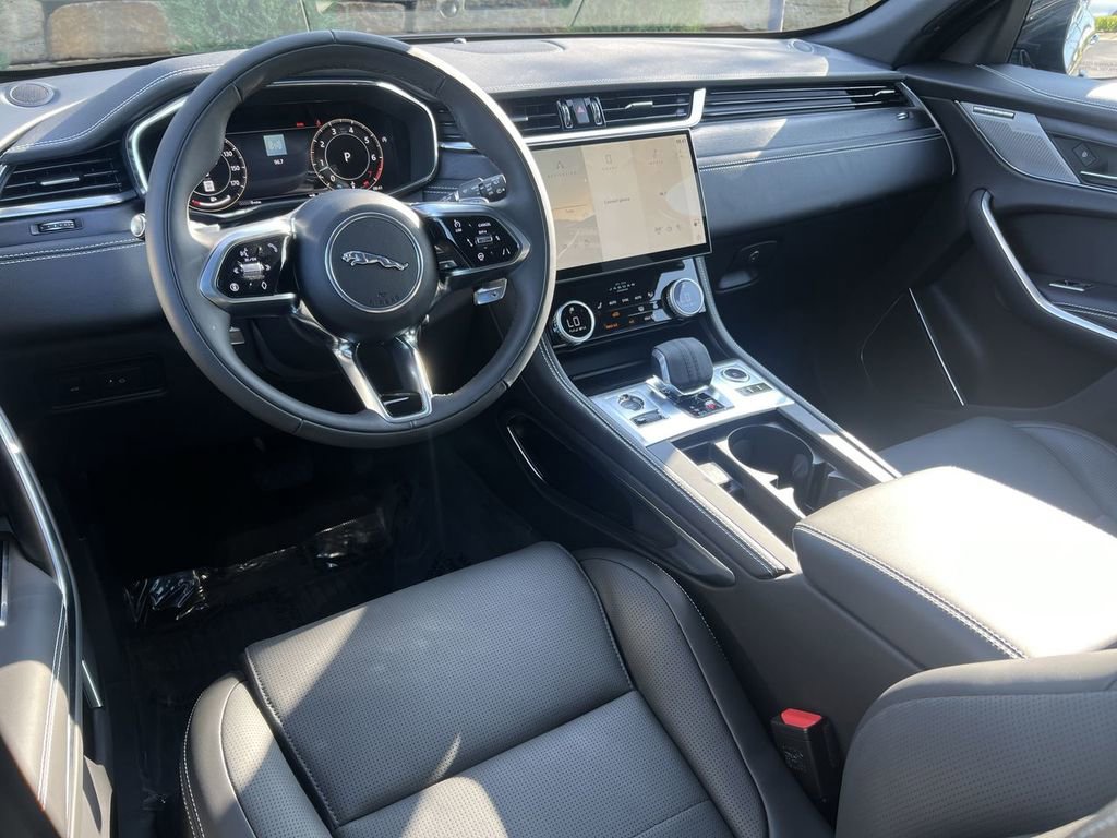 Used 2025 Jaguar F-PACE R-Dynamic S image 13