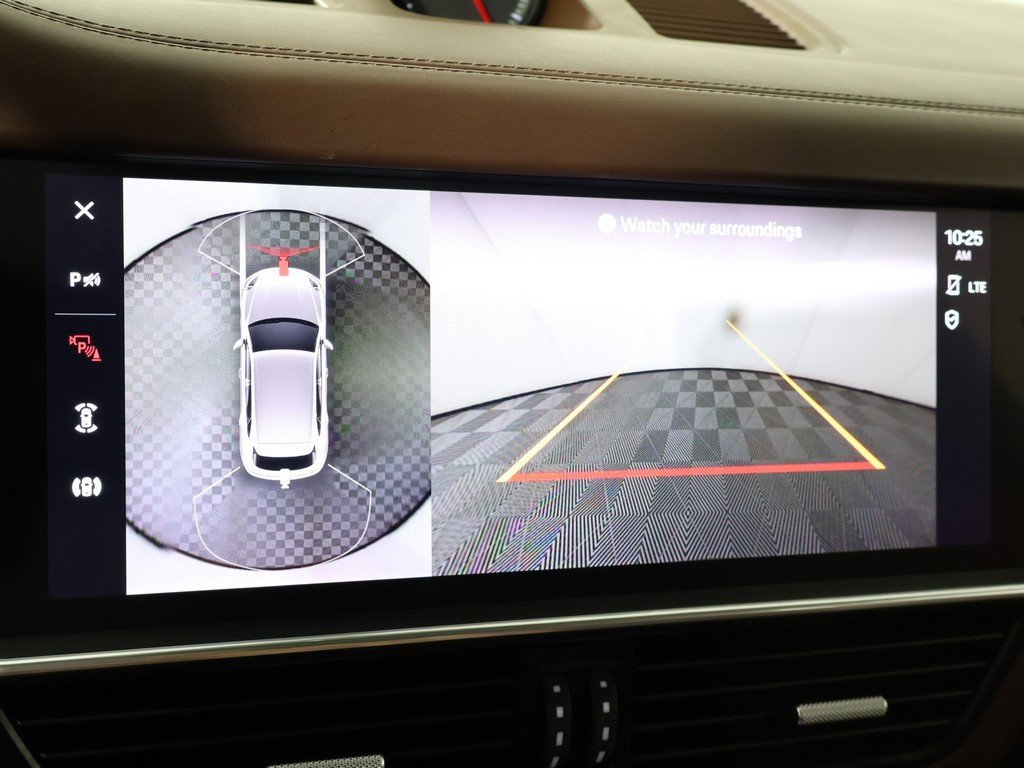 Used 2023 Porsche Cayenne Platinum Edition image 55