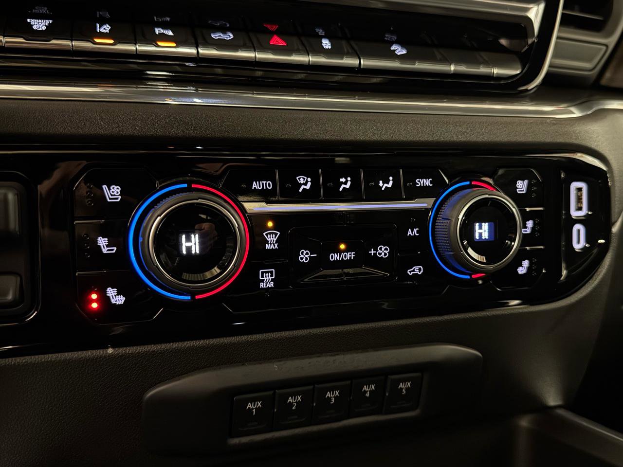 Used 2024 Chevrolet Silverado 2500 High Country w/ Technology Package image 35