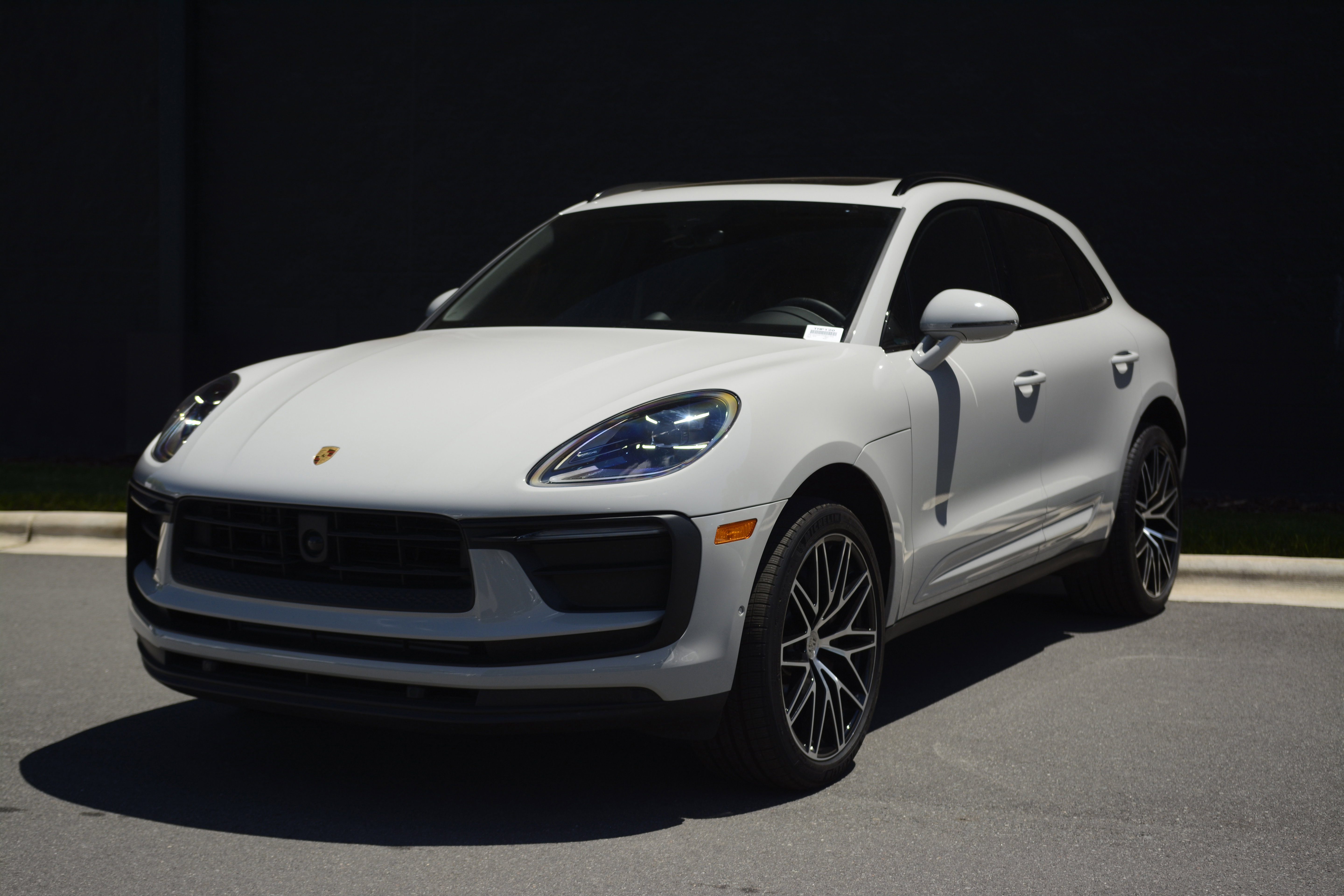 Certified 2026 Porsche Macan AWD/4WD image 42