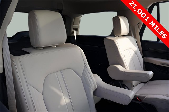 Used 2023 Ford Expedition Platinum image 18