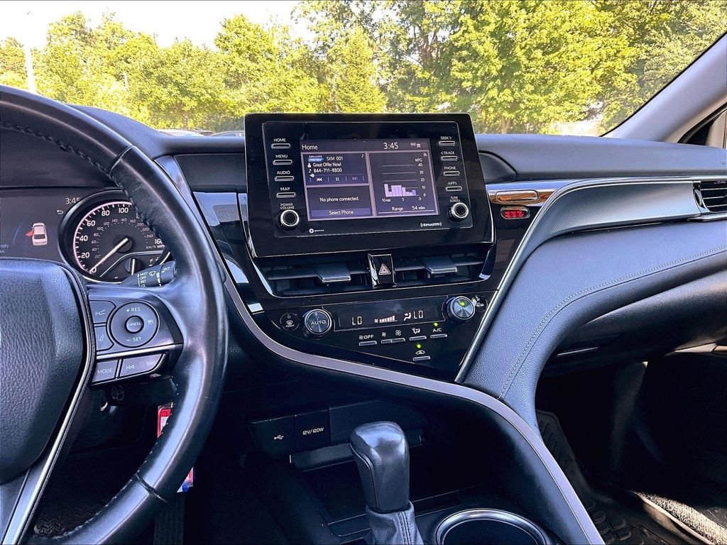 Used 2024 Toyota Camry SE w/ Cold Weather Package AWD/4WD image 18