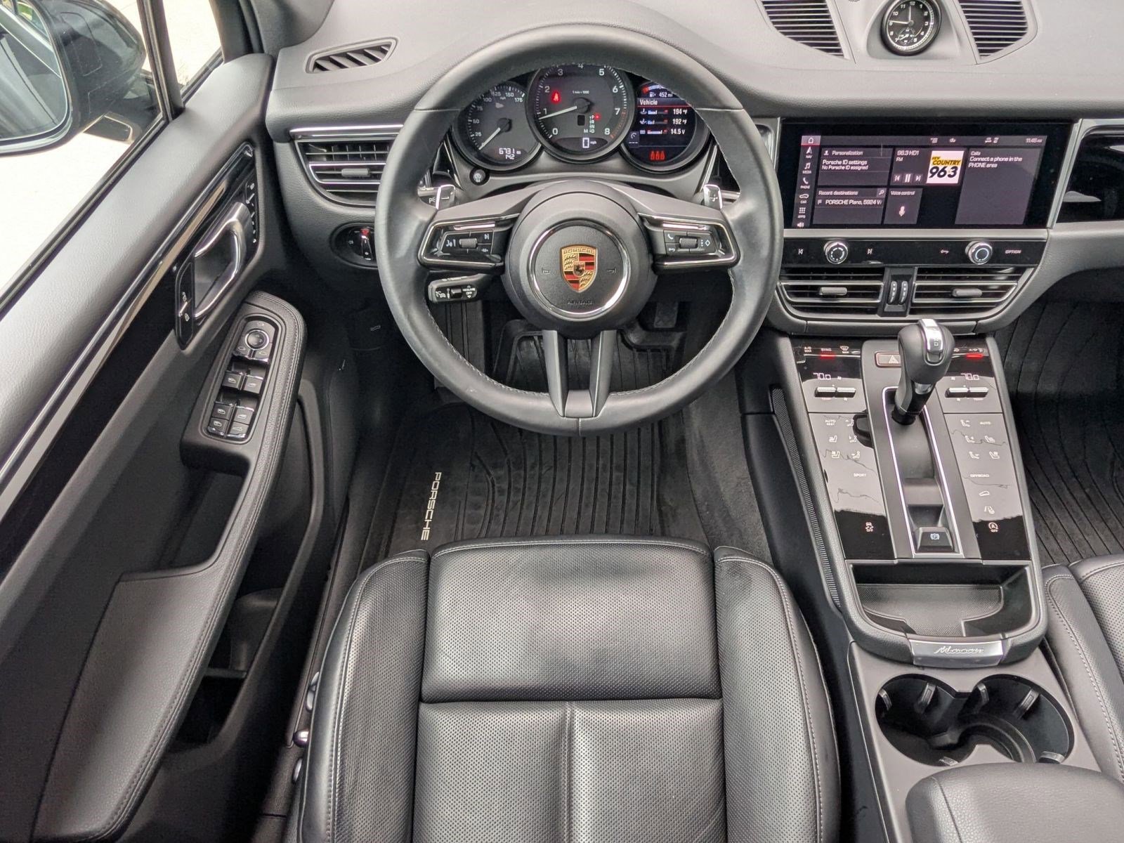 Certified 2025 Porsche Macan AWD/4WD image 15
