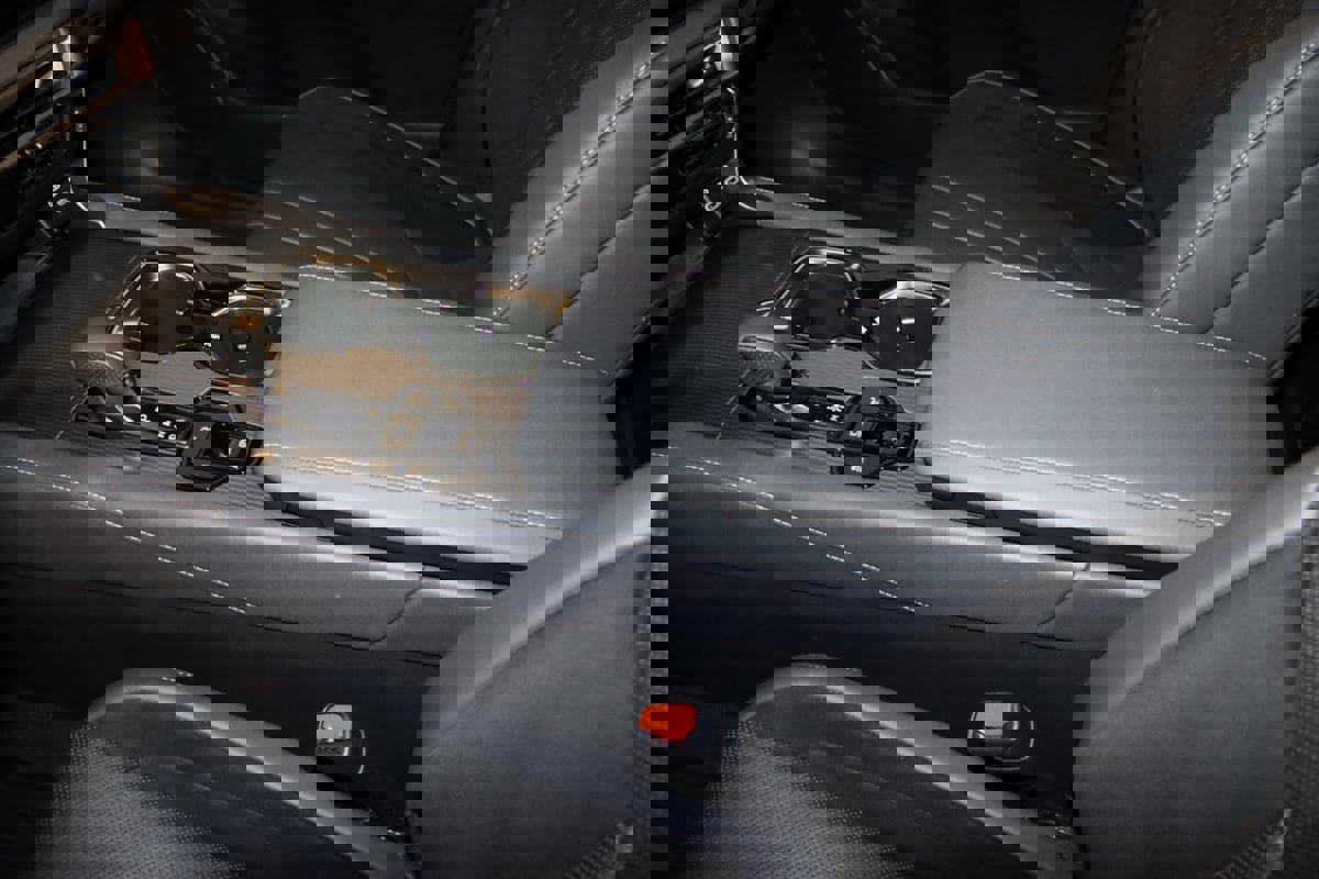 Used 2023 Lexus RX 500h F Sport image 37