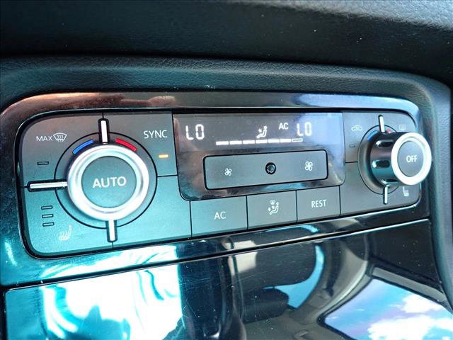 Used 2013 Volkswagen Touareg Sport AWD/4WD image 18
