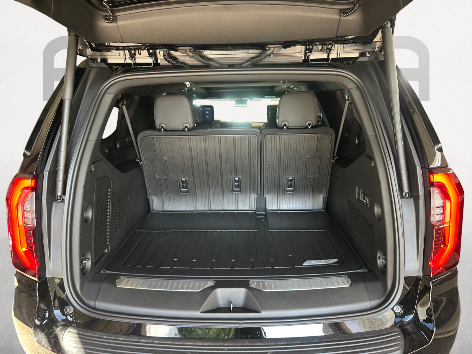 New 2026 GMC Yukon XL AT4 w/ AT4 Premium Plus Package AWD/4WD image 12