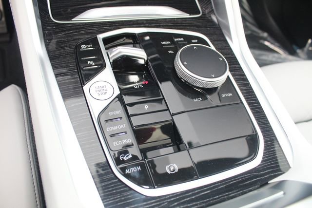 New 2026 BMW X6 xDrive40i w/ Climate Comfort Package image 13