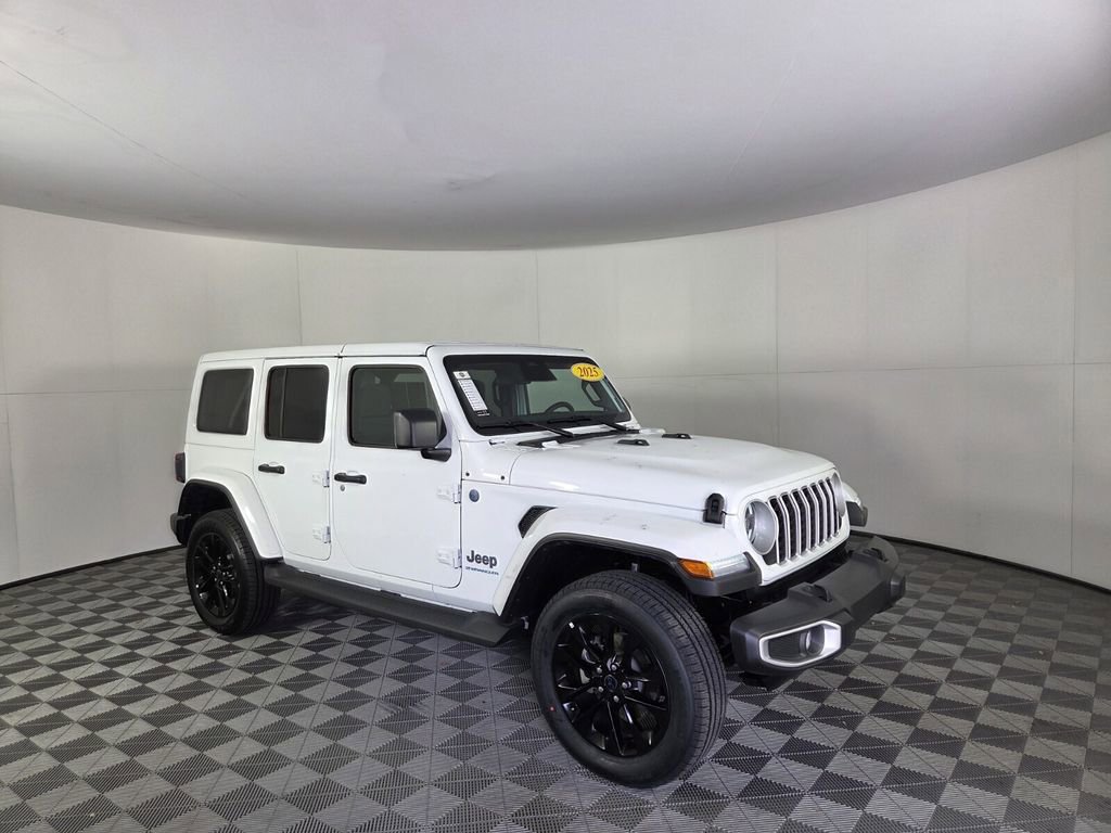 Certified 2025 Jeep Wrangler Sahara image 38