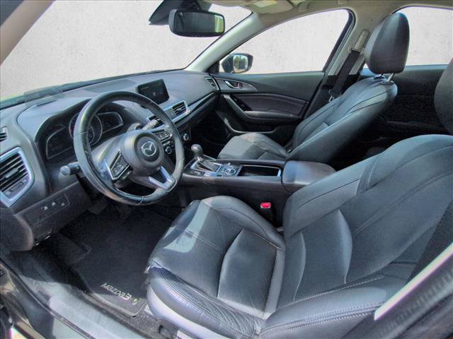 Used 2018 MAZDA MAZDA3 Grand Touring w/ Premium Equipment Package FWD image 9