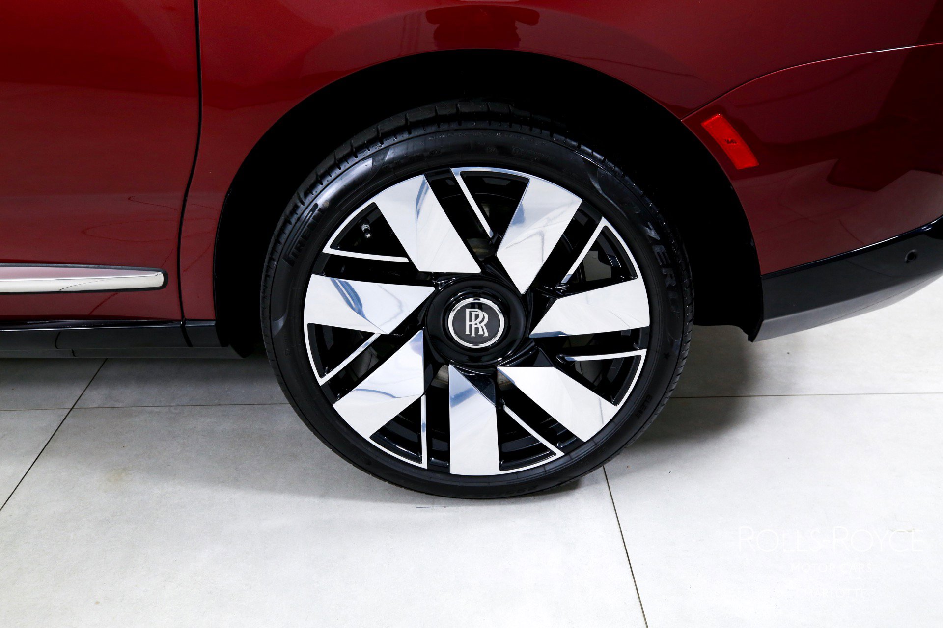 Certified 2025 Rolls-Royce Cullinan AWD/4WD image 42