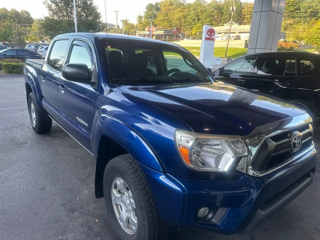 Used 2015 Toyota Tacoma 4x4 Double Cab w/ TRD Off-Road Package image 2