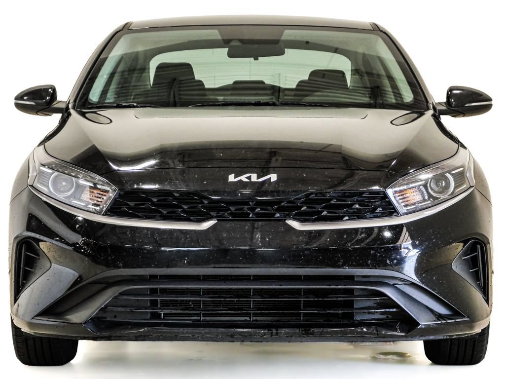 Used 2024 Kia Forte LXS w/ LXS Technology Package FWD image 2
