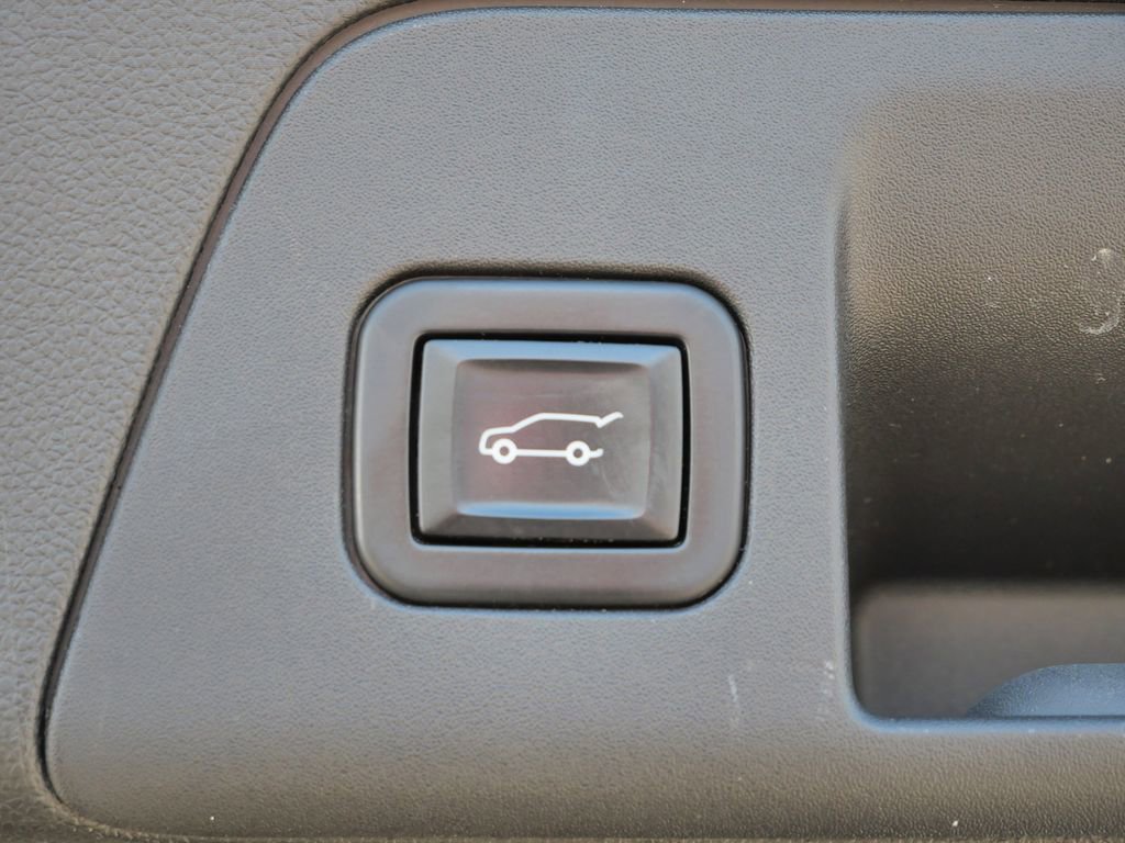 Used 2022 Buick Envision Essence w/ Technology Package I image 23