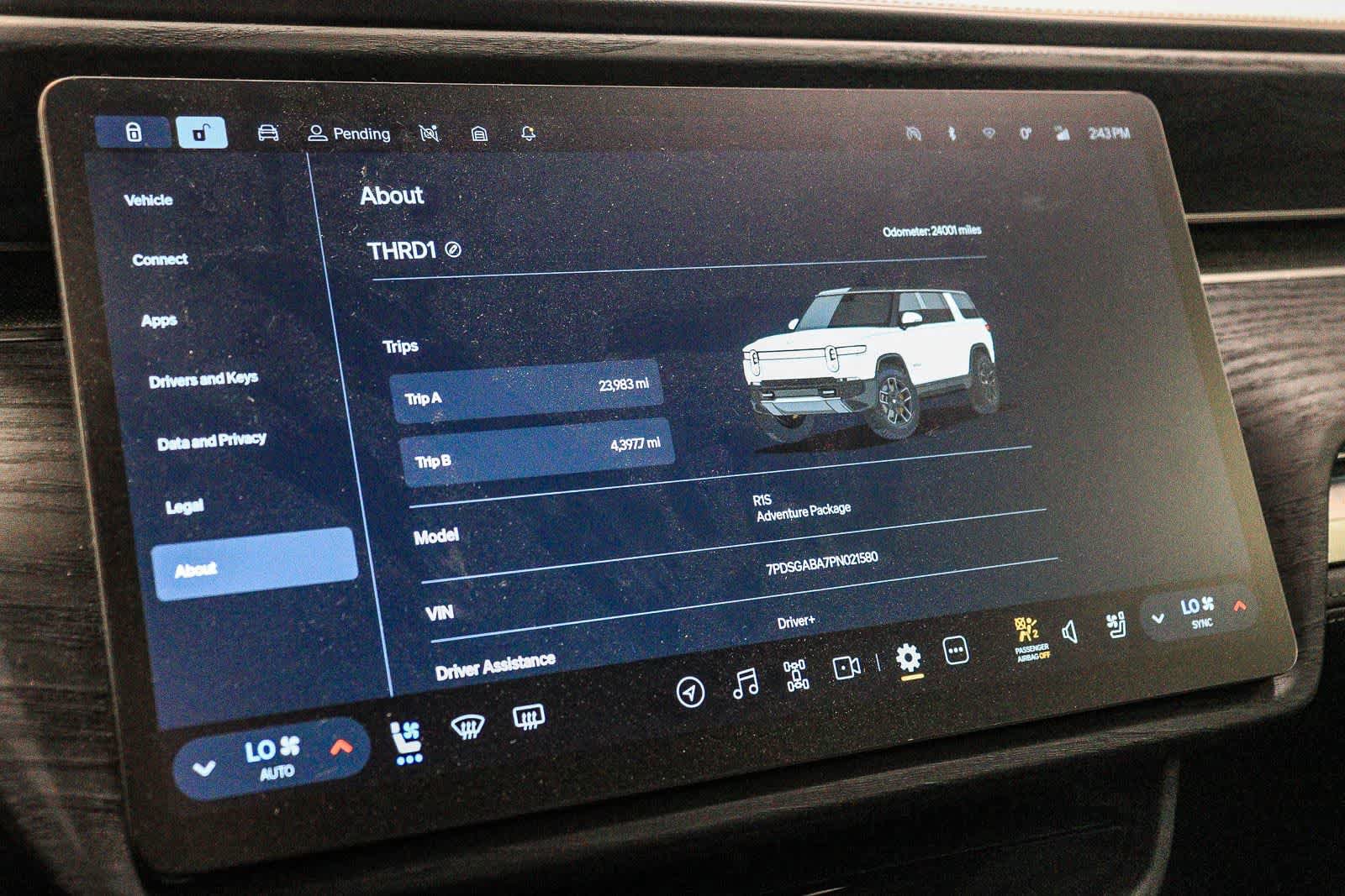 Used 2023 Rivian R1S Adventure AWD/4WD image 22