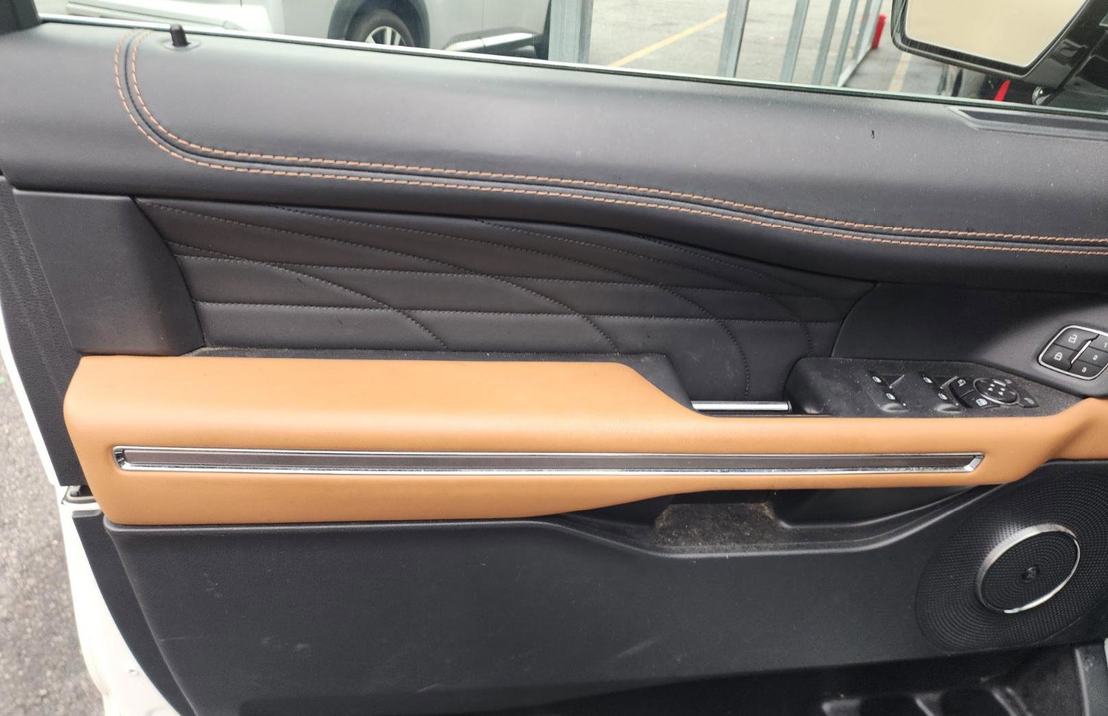 Used 2022 Ford Expedition Platinum image 13