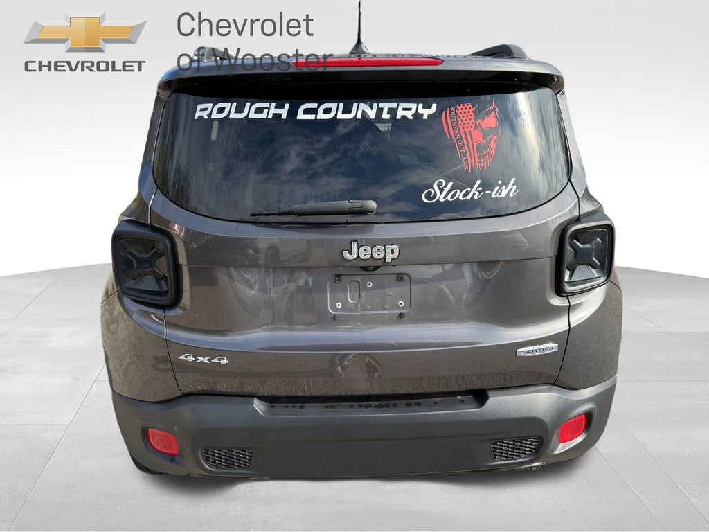 Used 2017 Jeep Renegade Latitude w/ Cold Weather Group image 4