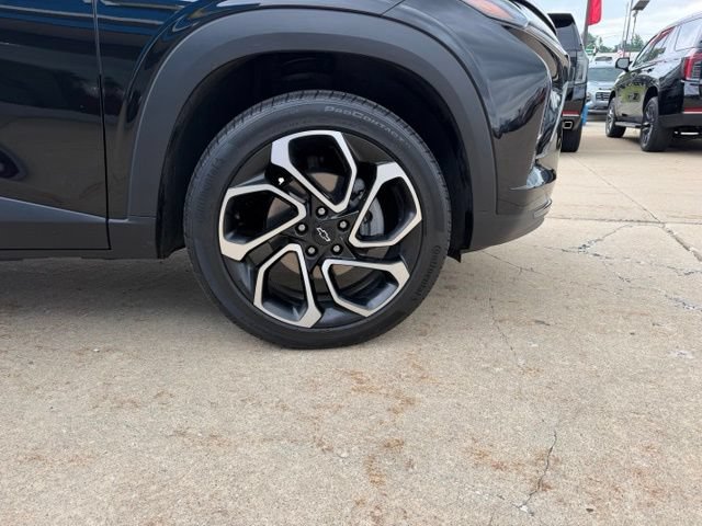 Used 2024 Chevrolet Trax RS w/ Sunroof Package FWD image 13