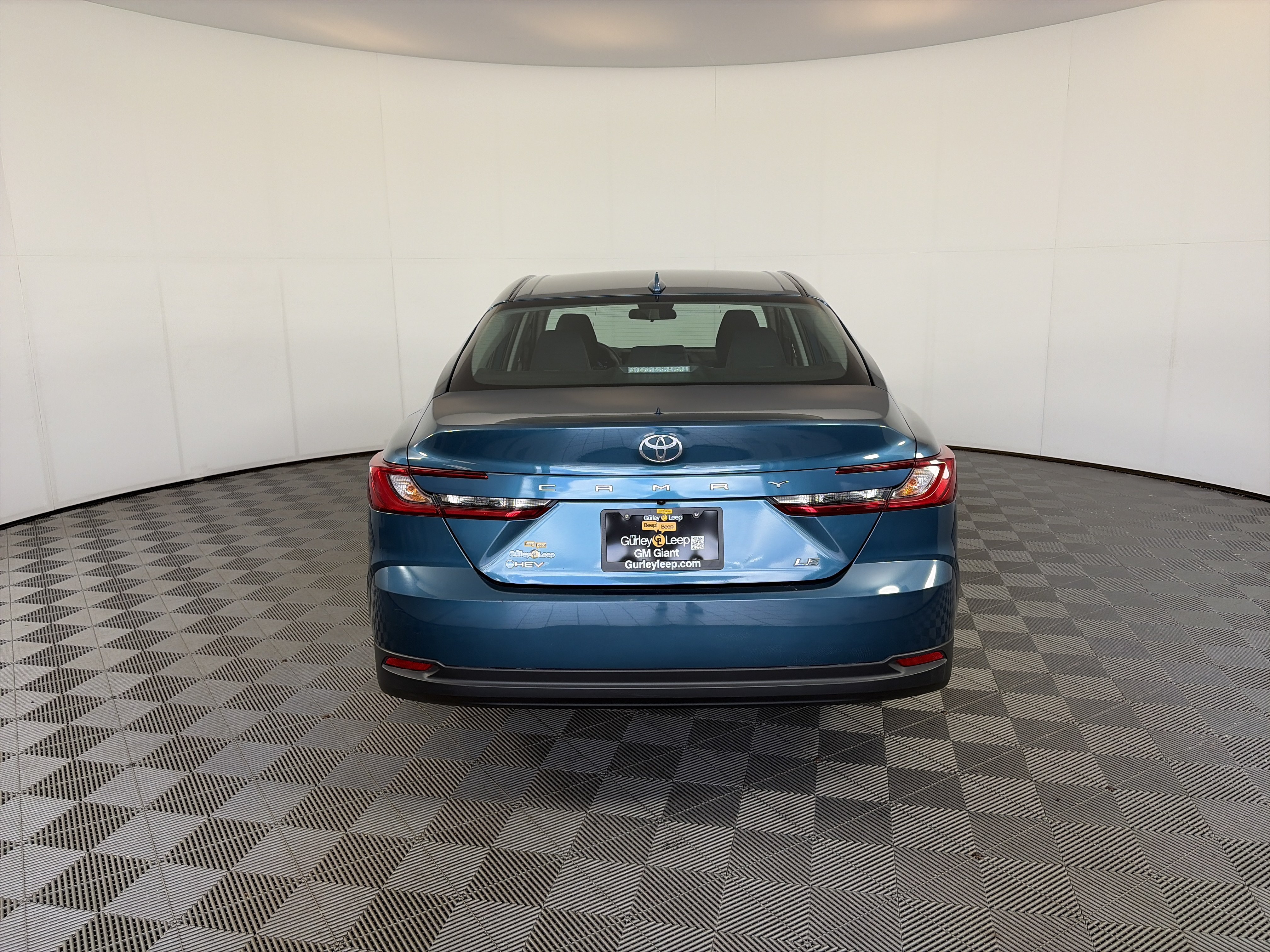 Used 2025 Toyota Camry LE FWD image 9