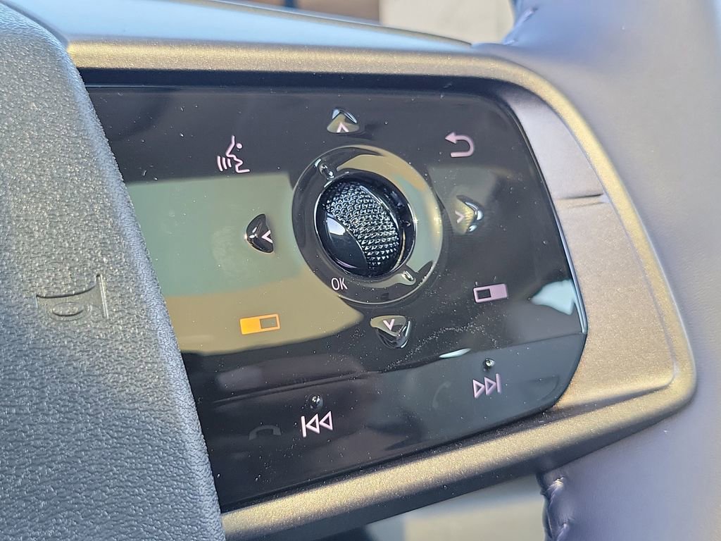 New 2026 Nissan Leaf Platinum+ w/ Illuminated Package FWD image 6