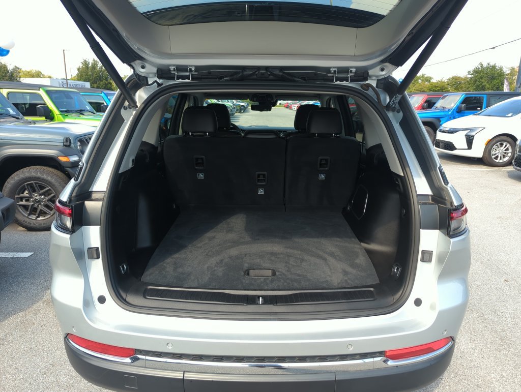 Used 2022 Jeep Grand Cherokee Limited 4xe w/ Luxury Tech Group II AWD/4WD image 31