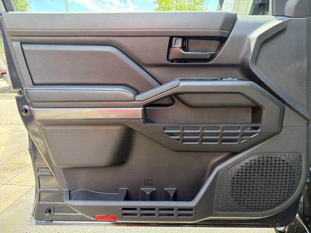 Used 2025 Toyota Tacoma SR5 AWD/4WD image 10