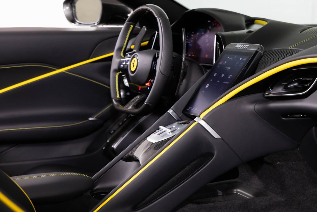 Used 2025 Ferrari Roma Spider RWD image 6