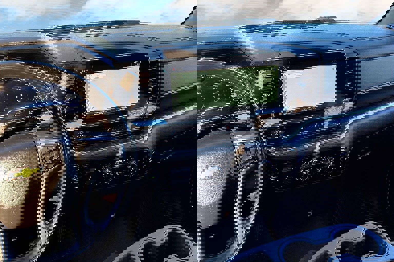 Used 2024 Chevrolet Silverado 2500 LT w/ Convenience Package image 10