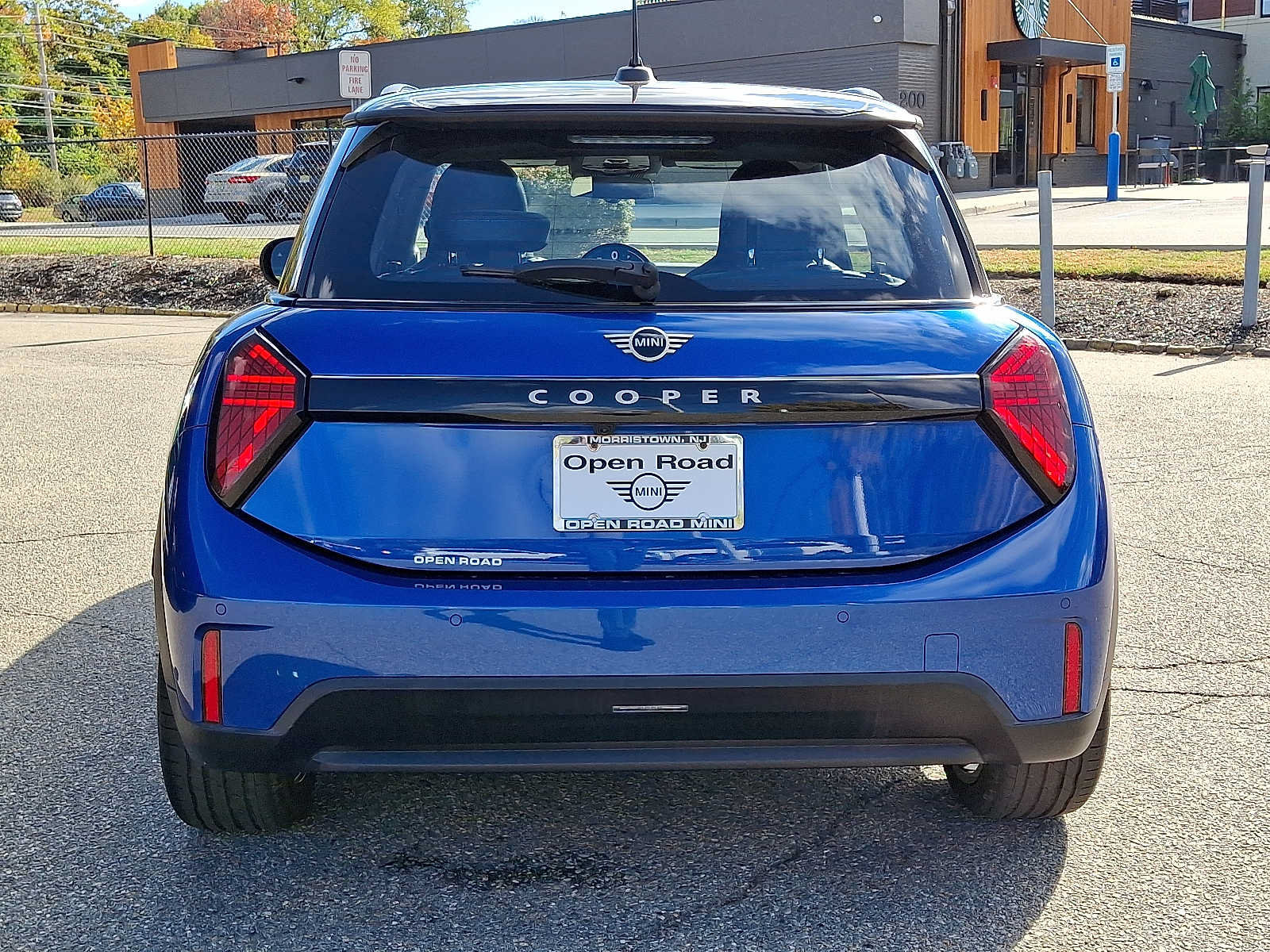 Used 2025 MINI Cooper 2-Door Hardtop FWD image 5