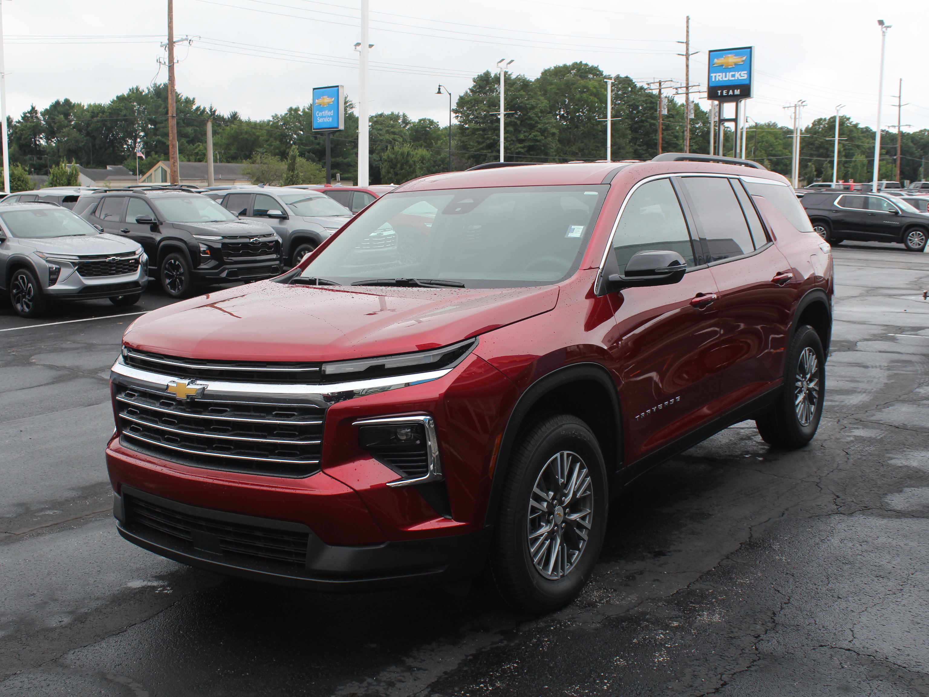 New 2027 Chevrolet Traverse LT FWD image 7