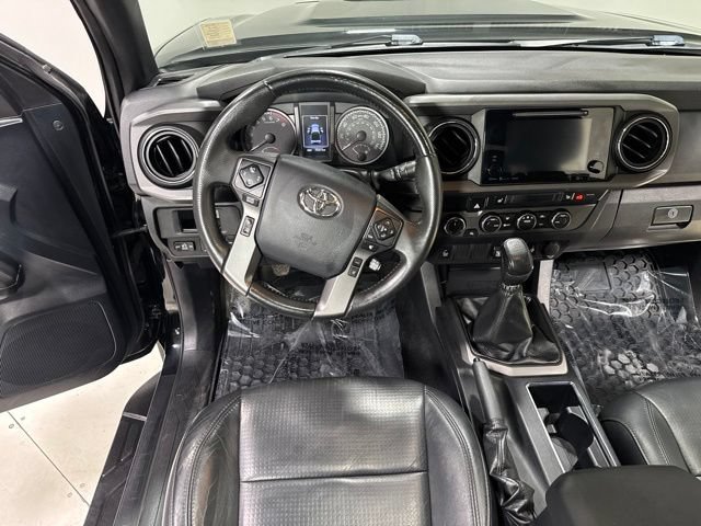 Used 2019 Toyota Tacoma TRD Sport AWD/4WD image 13