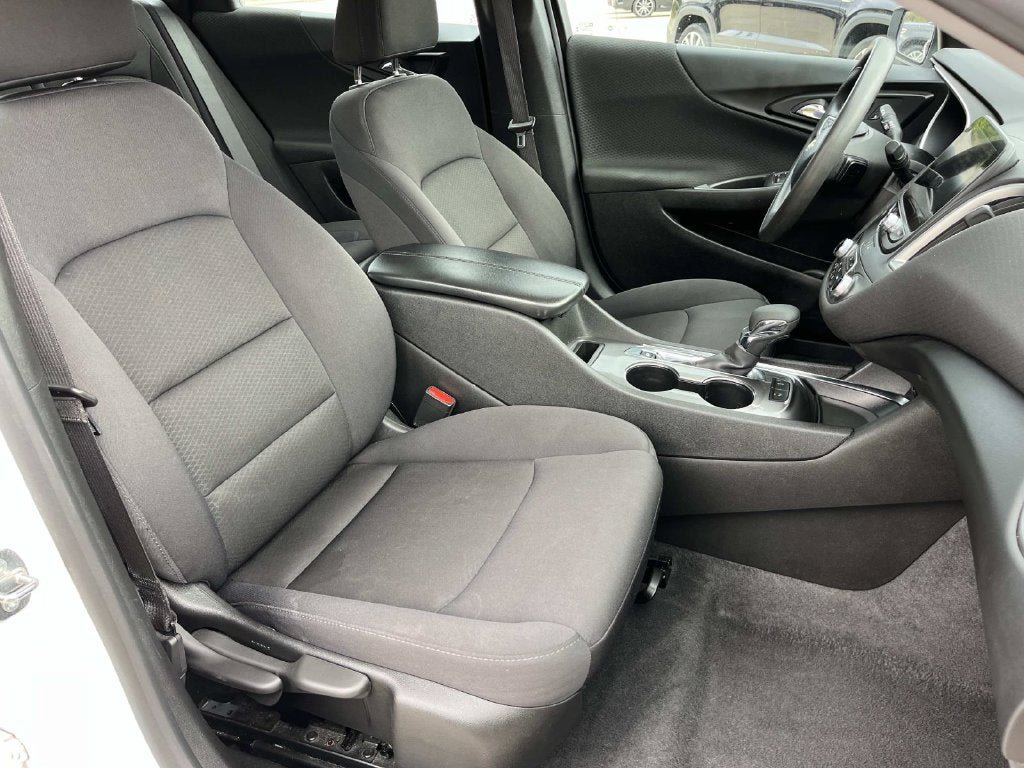 Used 2024 Chevrolet Malibu LT FWD image 23