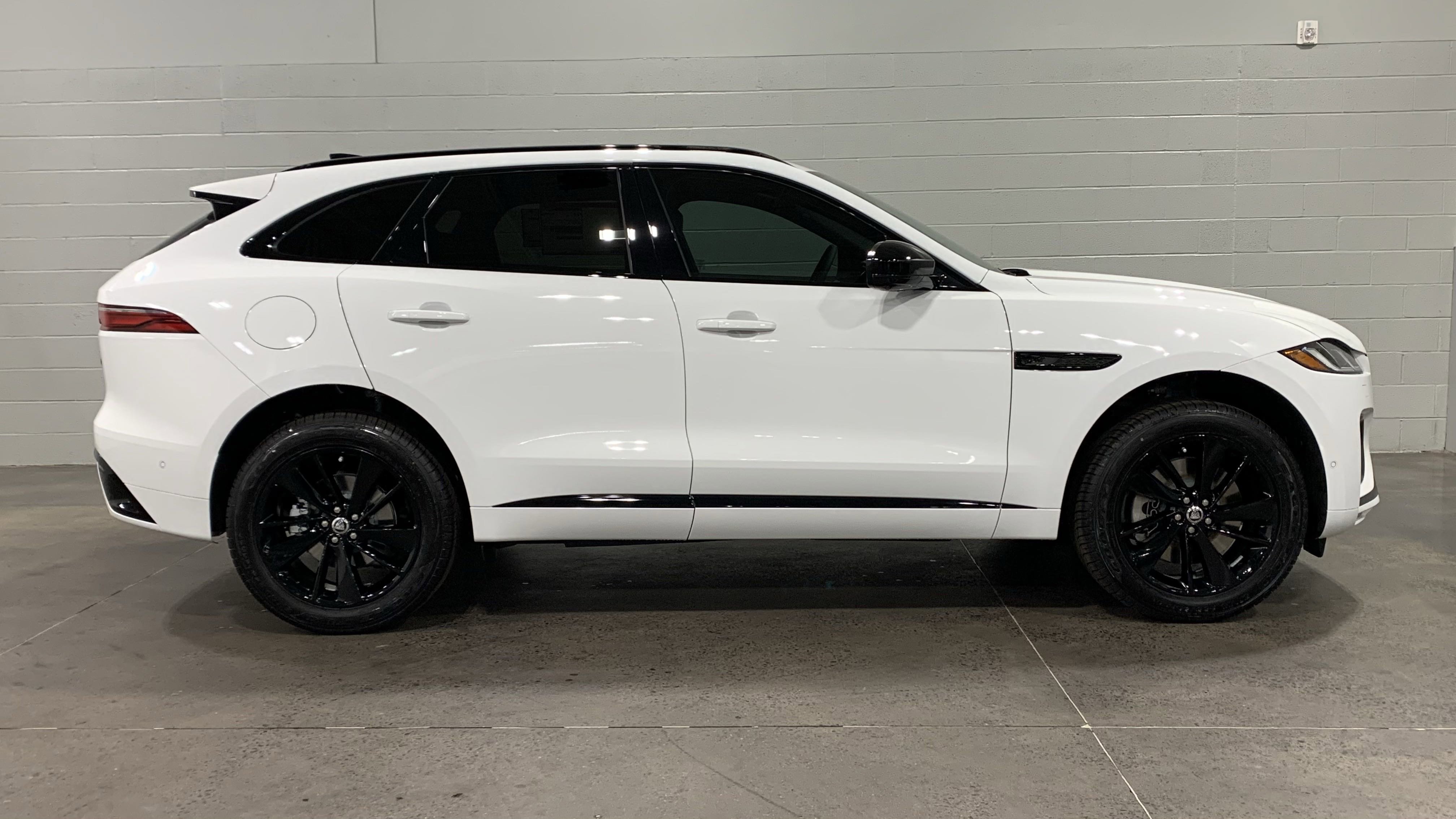 New 2026 Jaguar F-PACE R-Dynamic S image 13