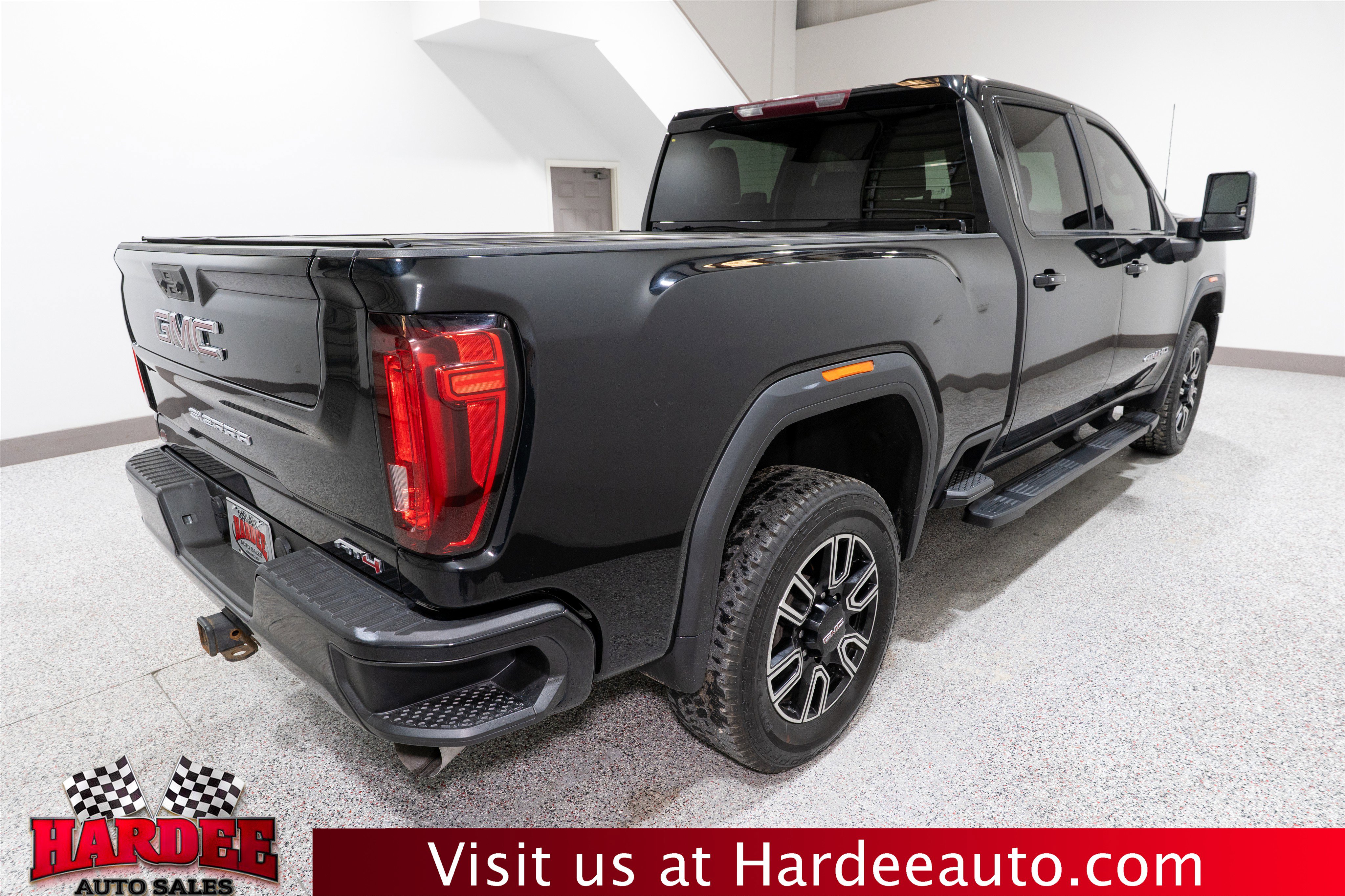 Used 2023 GMC Sierra 2500 AT4 image 5
