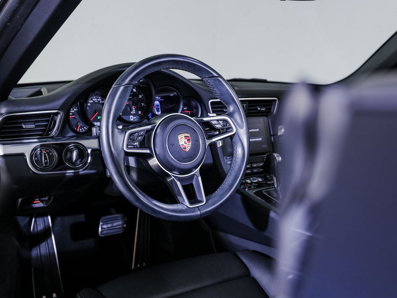 Used 2017 Porsche 911 Carrera 4 image 24