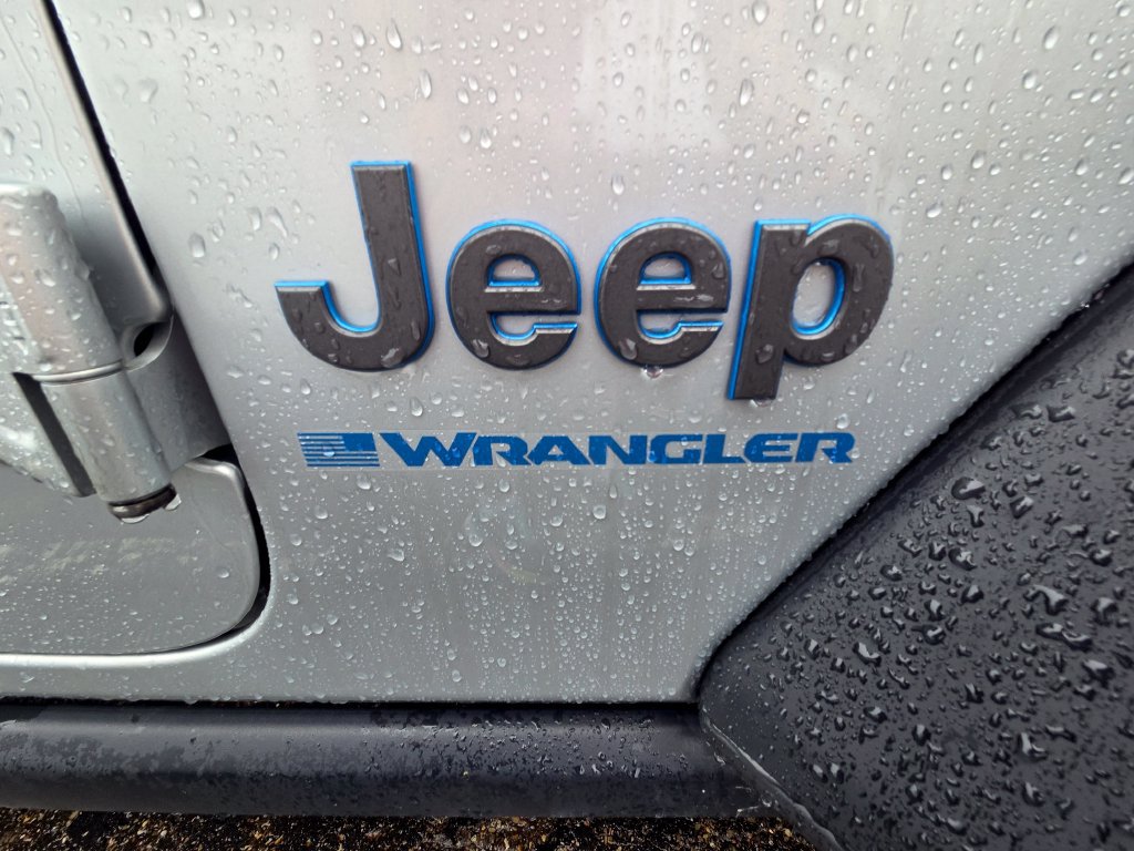 Used 2024 Jeep Wrangler Unlimited Rubicon 4xe AWD/4WD image 15