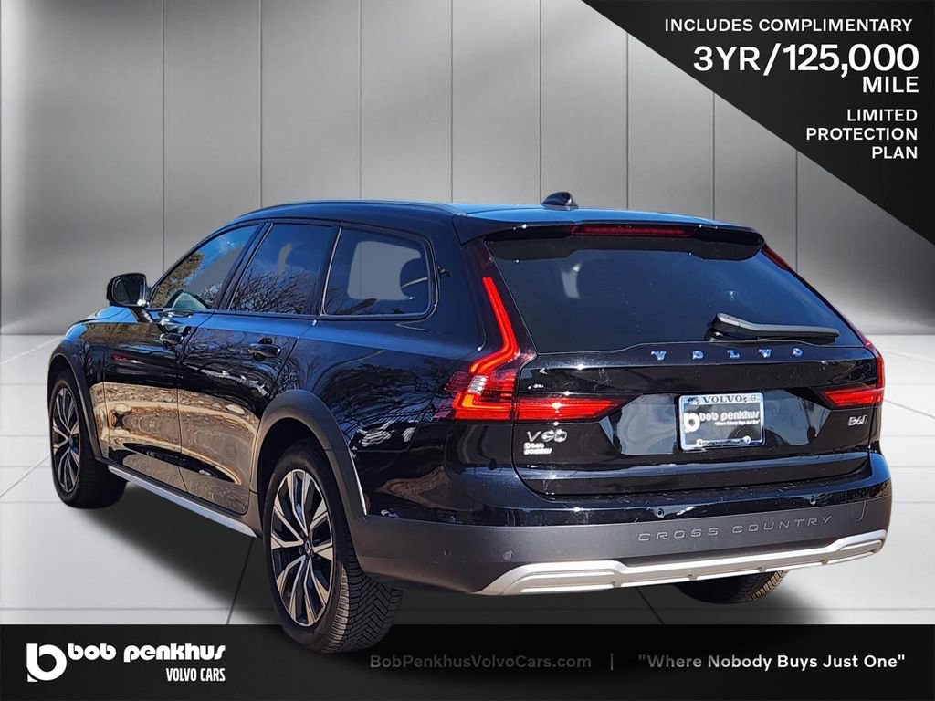Used 2024 Volvo V90 B6 Cross Country Plus w/ Climate Package image 27