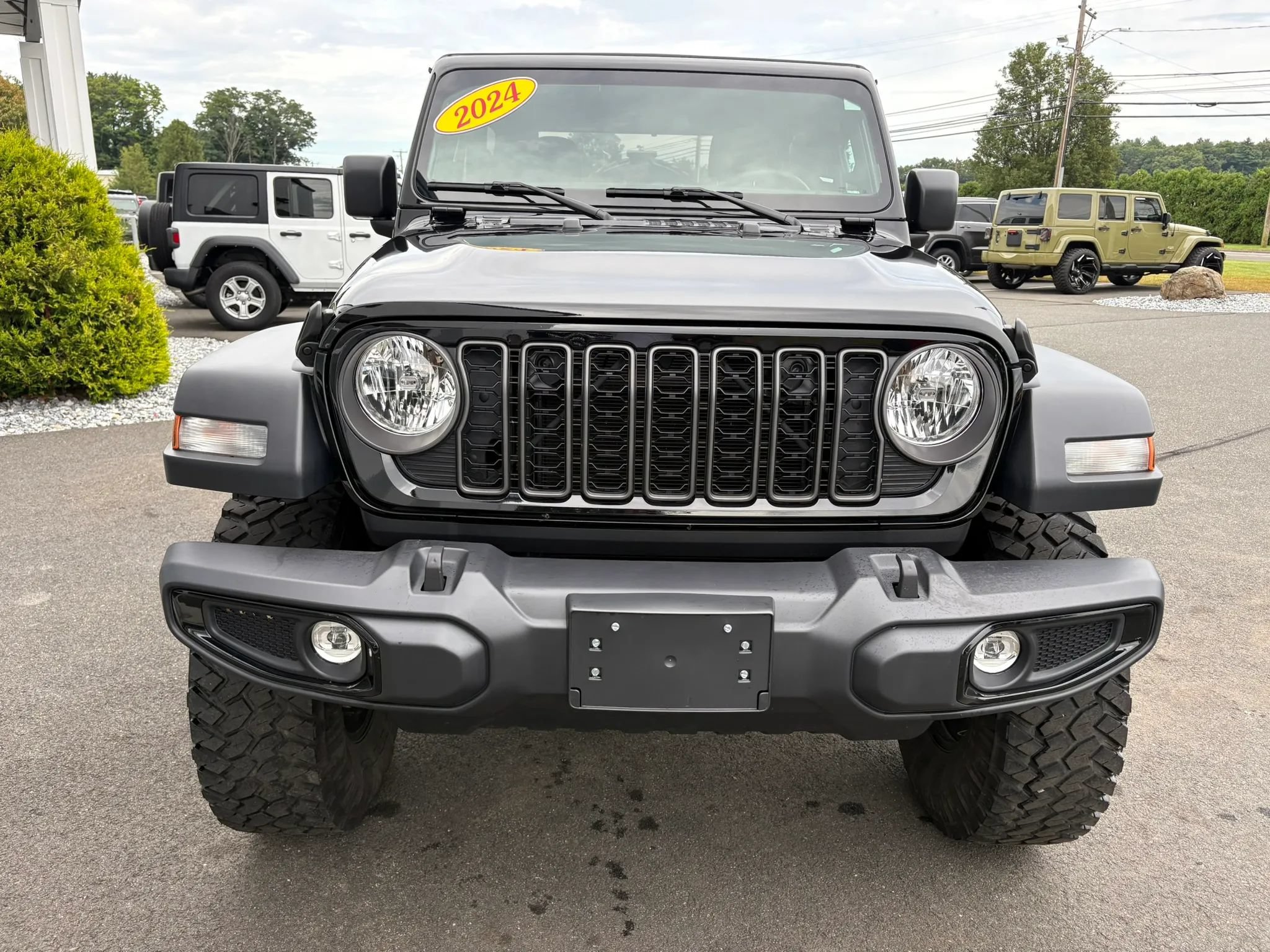 Used 2024 Jeep Wrangler Sport AWD/4WD image 23