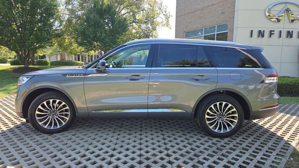 Used 2023 Lincoln Aviator AWD w/ Premium Package image 7