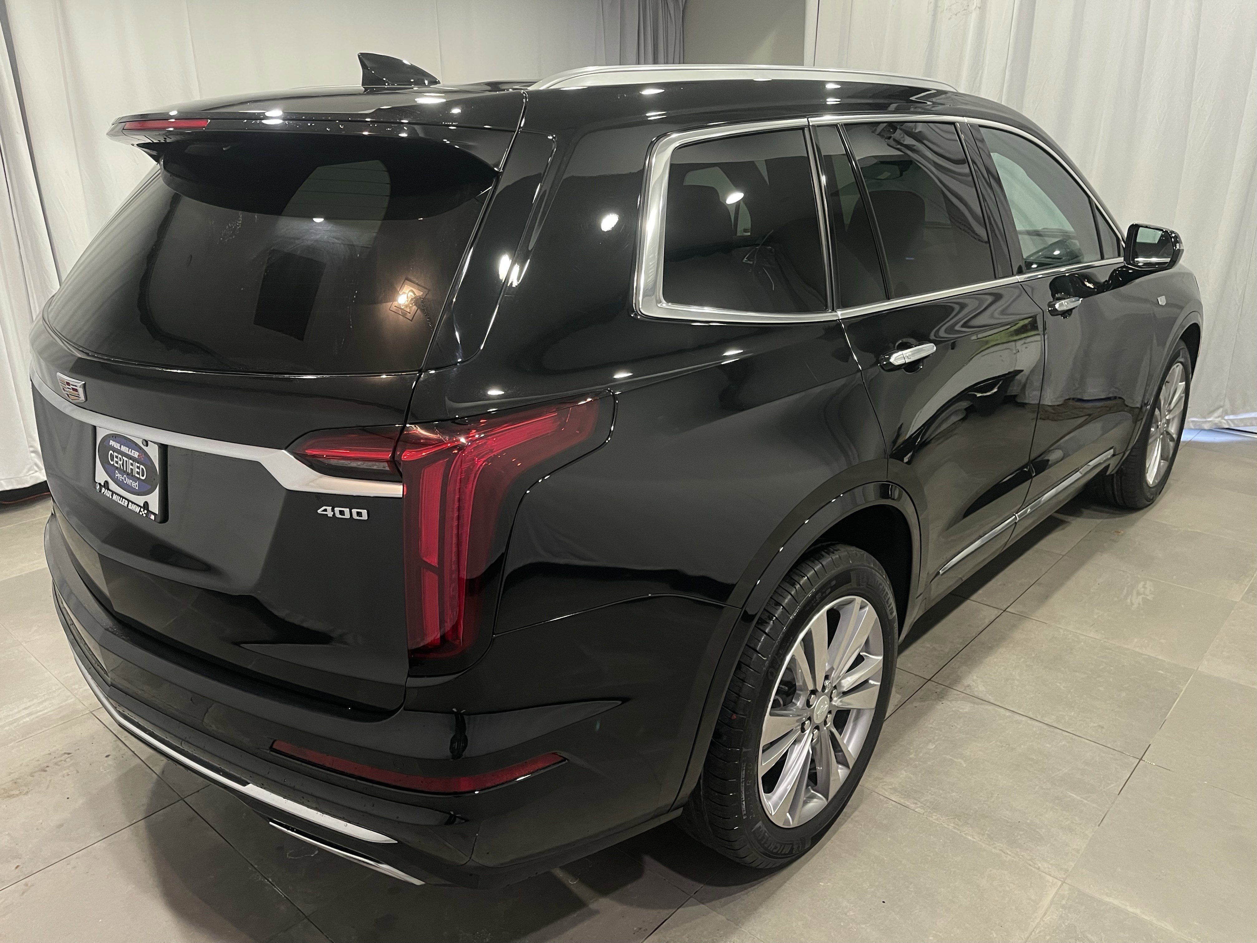 Used 2023 Cadillac XT6 Premium Luxury image 6