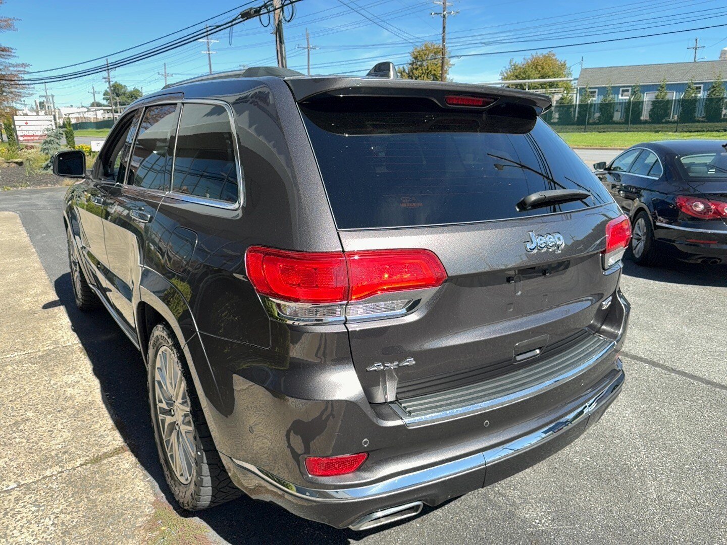 Used 2018 Jeep Grand Cherokee Summit AWD/4WD image 4