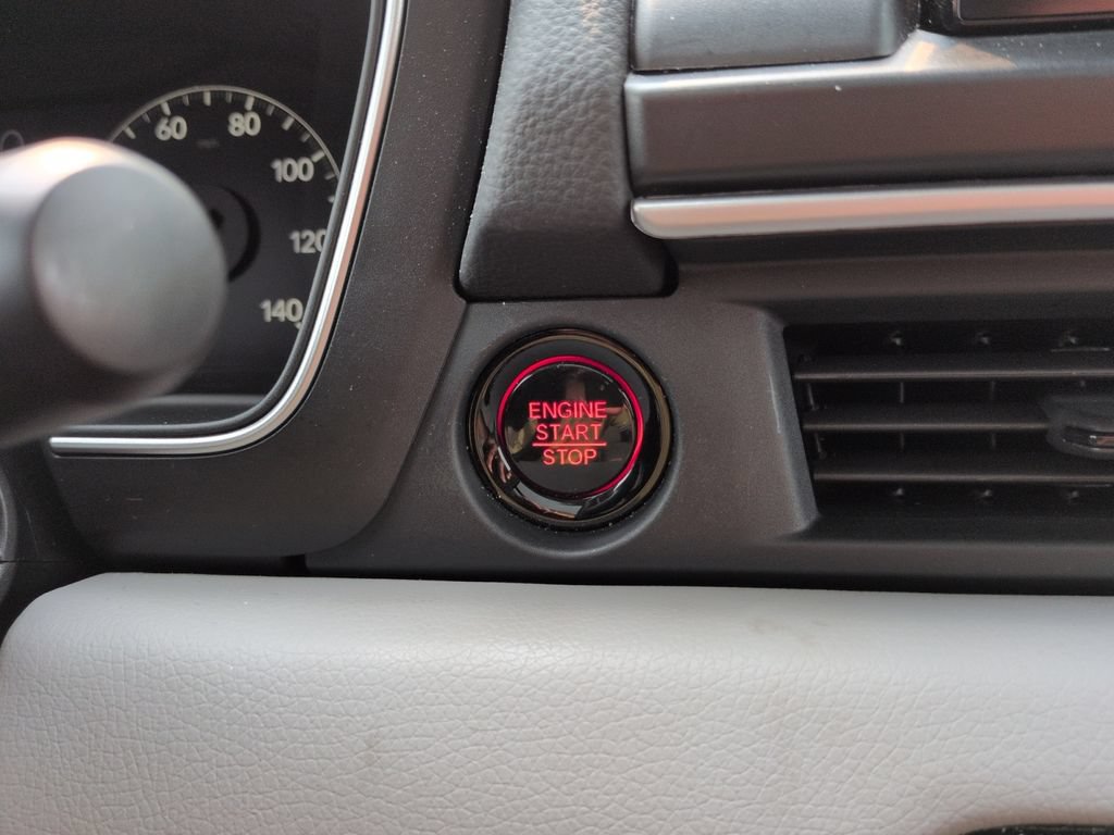 Used 2024 Honda Pilot Touring image 18