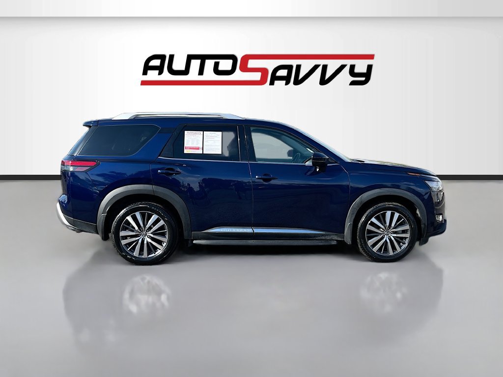 Used 2022 Nissan Pathfinder Platinum w/ Lighting Package (N93) FWD image 8
