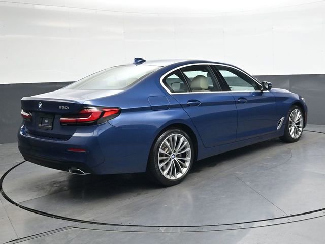 Used 2023 BMW 530i w/ Premium Package image 4