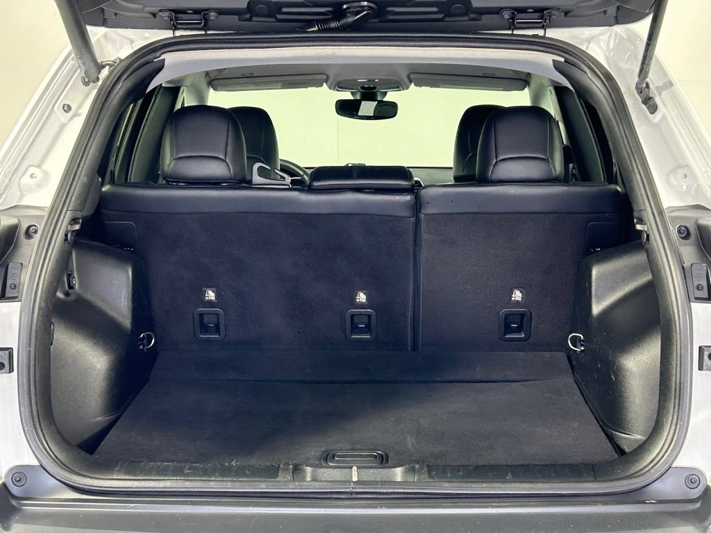 Used 2019 Jeep Cherokee Limited AWD/4WD image 14