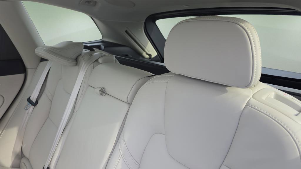 Used 2022 Volvo XC60 B5 Inscription w/ Advanced Package image 15