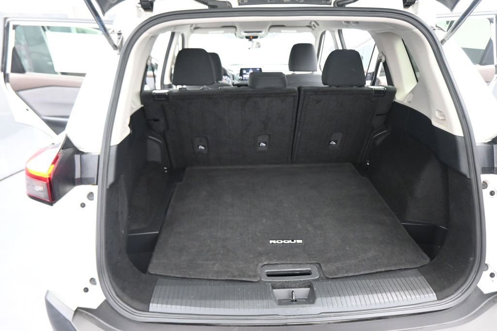 Used 2023 Nissan Rogue S FWD image 41