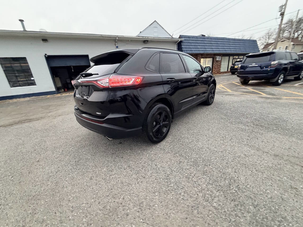 Used 2018 Ford Edge SE image 43