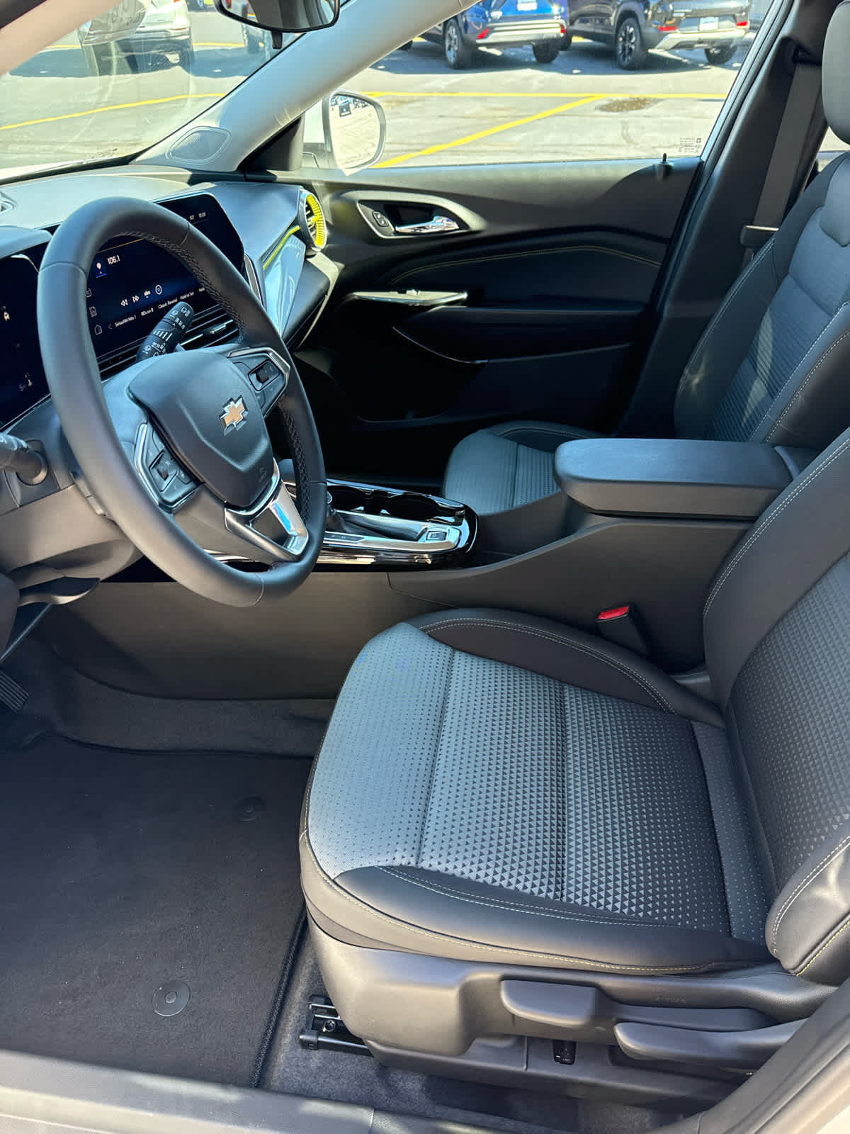 New 2026 Chevrolet Trax LT w/ Driver Confidence Package FWD image 4